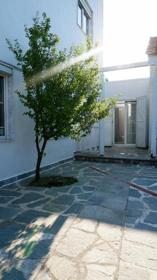 Villa Karras Vrasná Buitenkant foto