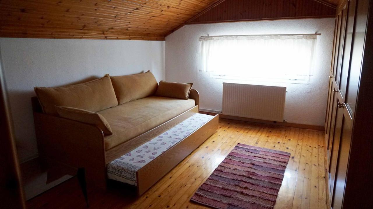 Villa Karras Vrasná Buitenkant foto