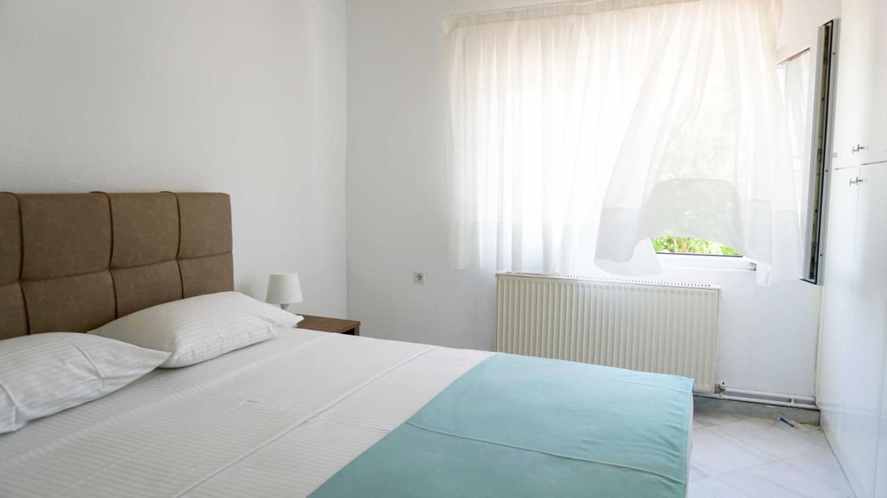 Villa Karras Vrasná Buitenkant foto